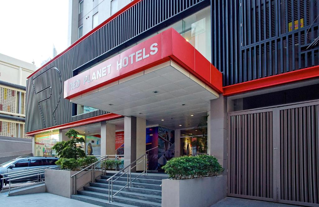 Red Planet Manila Amorsolo, Манила