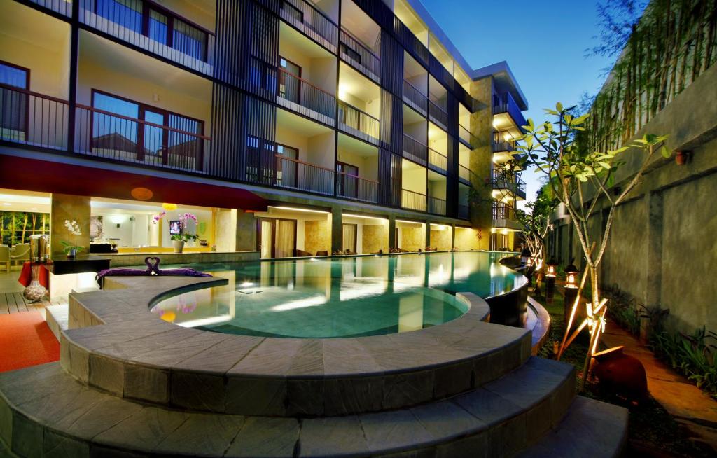 Quest Hotel Kuta by ASTON, Кута