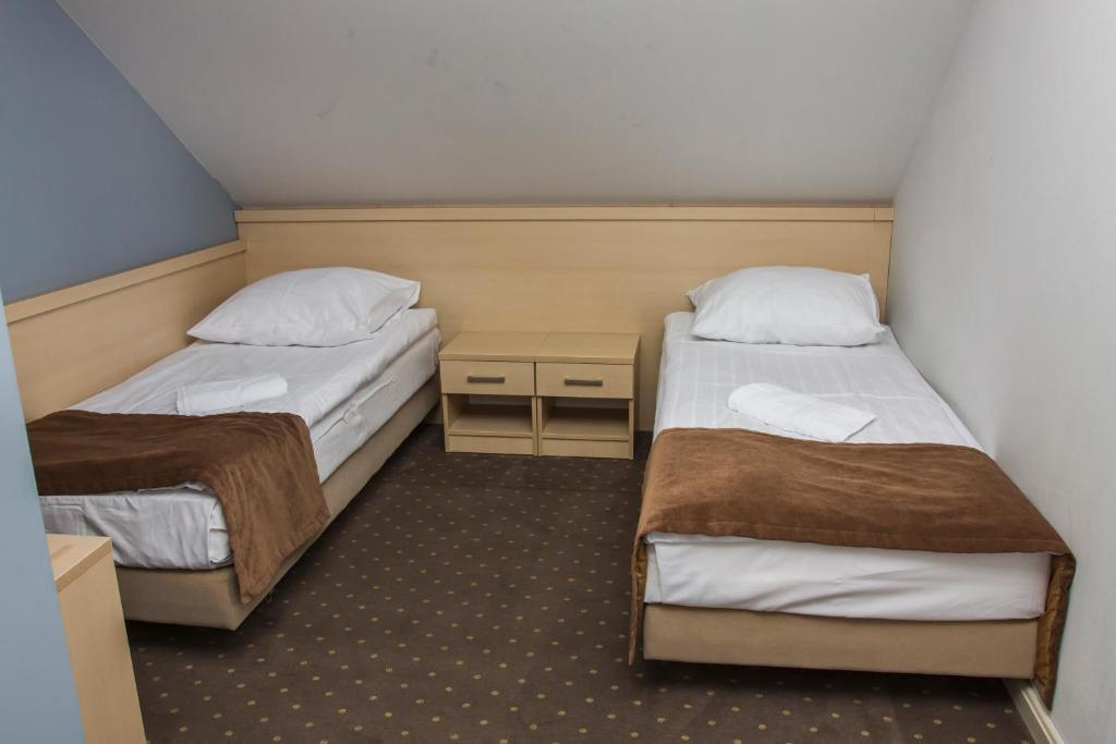 Четырехместный (Стандартный четырехместный номер), Dworek Jabłonna