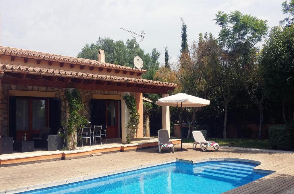 Correfoc Villa with pool and garden view, Алькудия