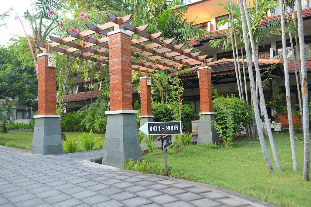 Palm Beach Hotel Bali, Кута