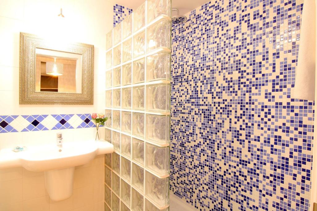 Двухместный (Улучшенный двухместный номер с 1 кроватью), La Fonda de Candeleda