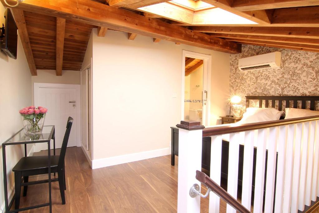 Двухместный (Улучшенный двухместный номер с 1 кроватью), La Fonda de Candeleda