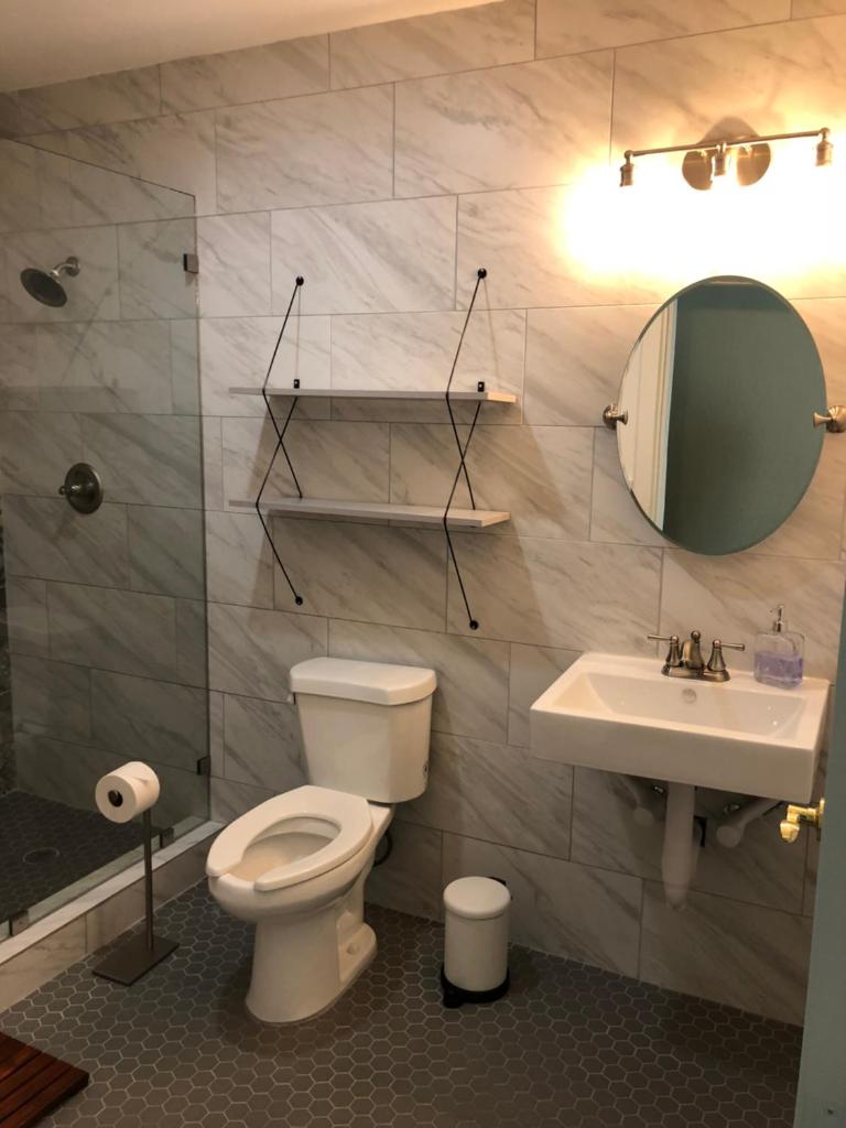 Четырехместный (Deluxe Quadruple Room - Private Bathroom), Deep Ellum Hostel