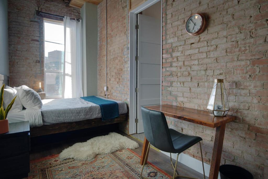 Двухместный (Queen Room Disability Access - Private Bathroom), Deep Ellum Hostel