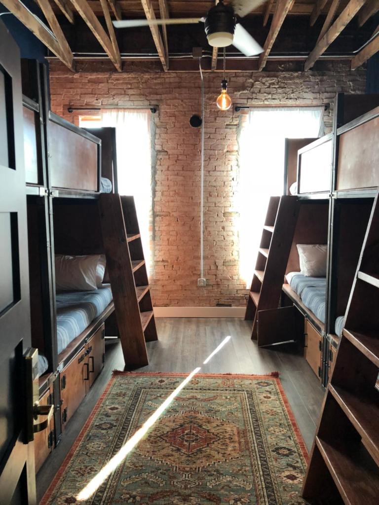 Номер (Кровать в общем 6-местном номере для мужчин и женщин), Deep Ellum Hostel