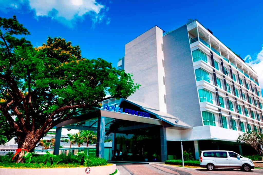 Отель Royal Princess Larn Luang, Бангкок