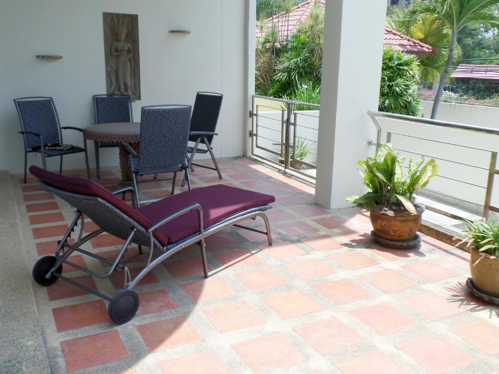 Апартаменты (Апартаменты с 2 спальнями - На уровне бассейна), Westbury Residence