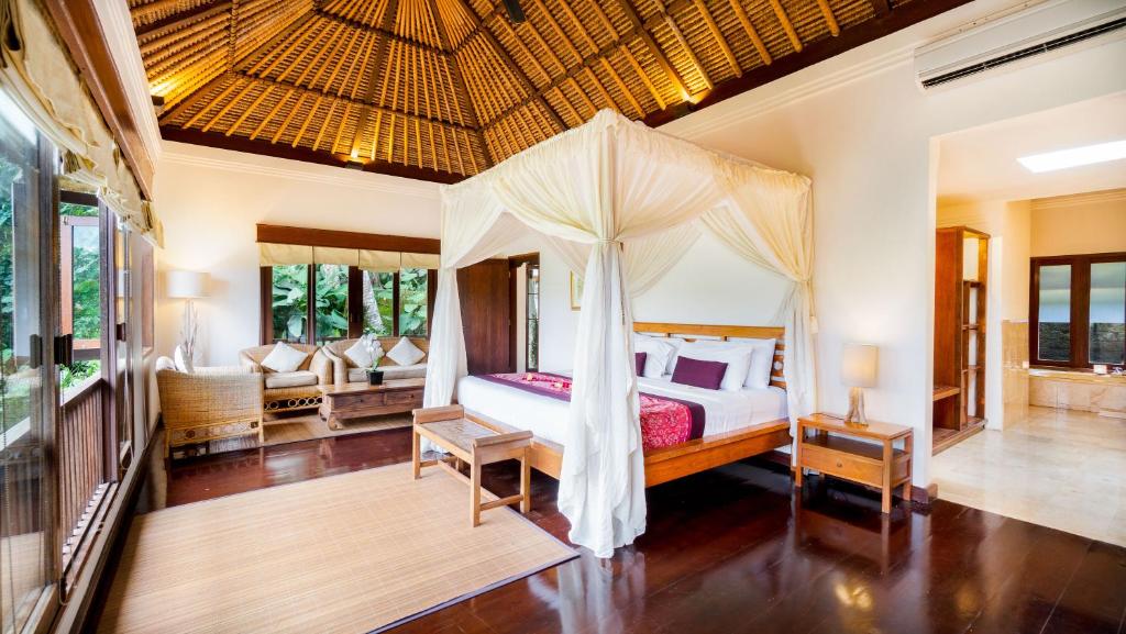 Вилла (Семейная вилла с видом на долину, бассейном и бесплатным ежедневным полдником), Natura Villa Ubud Bali