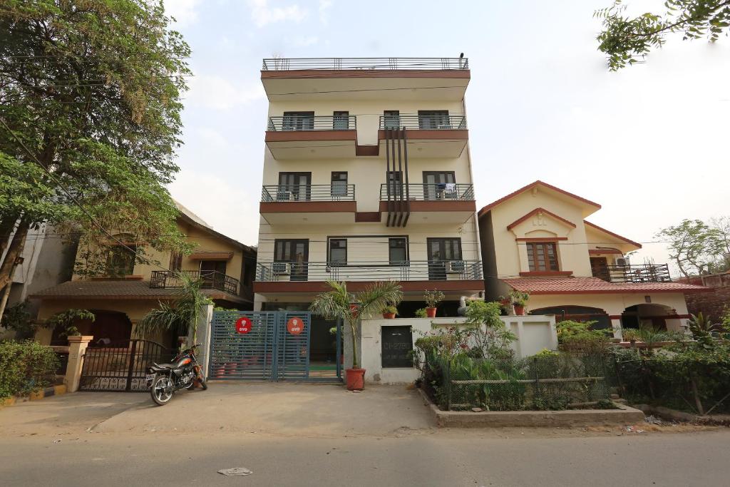 OYO 6540 Tirupati Residency, Гургаон