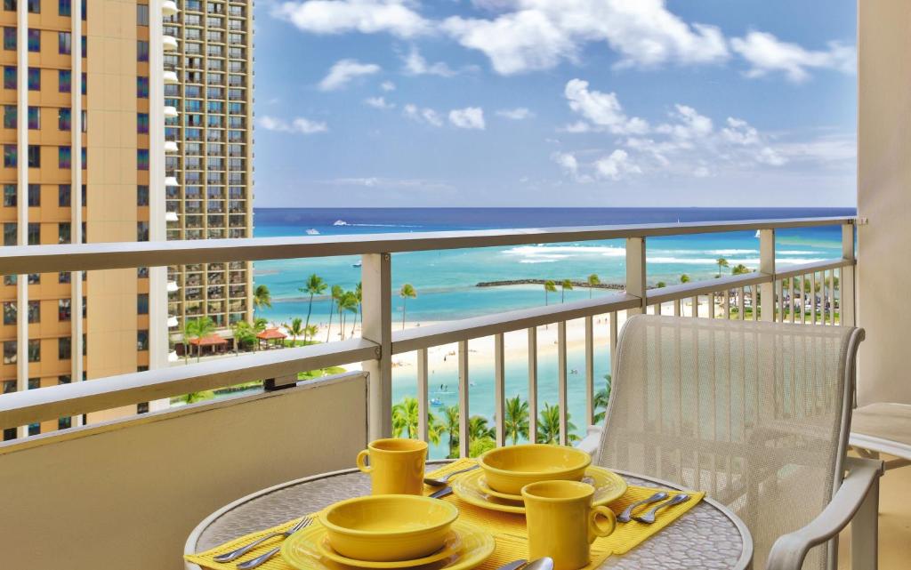 Студио (Номер-студио с боковым видом на океан), Waikiki Marina Resort at the Ilikai
