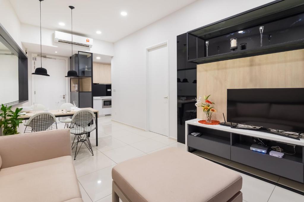 Апартаменты (Улучшенные апартаменты), THE ROBERTSON BY JOSEPH'S SUITES