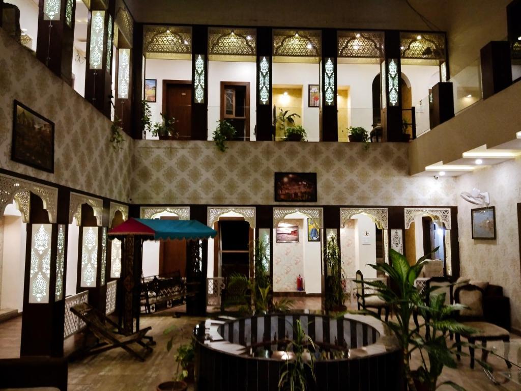 Hotel Sri Omkar Palace, Варанаси