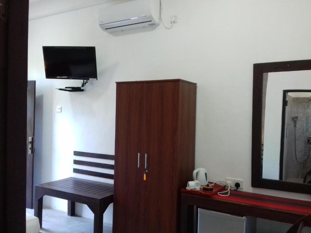 Двухместный (Deluxe Double Room with Balcony & Canal View), Green Wood Villa Negombo