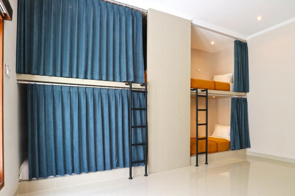 Номер (Кровать в общем 8-местном номере для мужчин и женщин), Taste of Bali Hostel