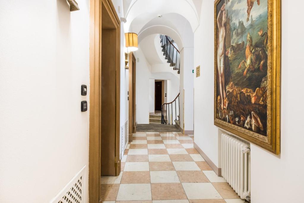 Charles Bridge Palace, Прага