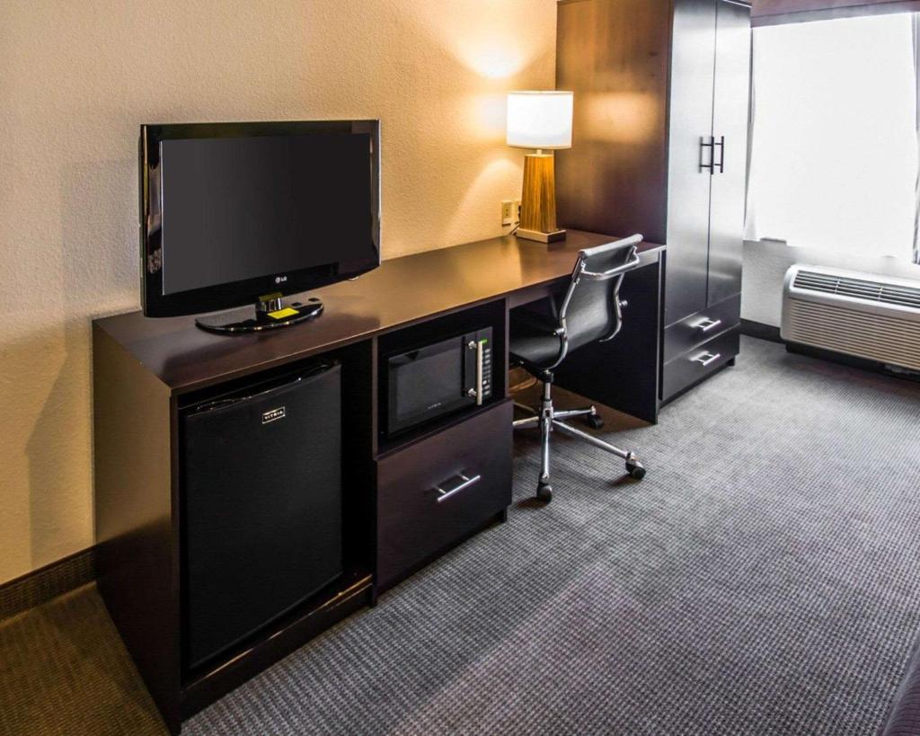 Сьюит (Люкс с кроватью размера «king-size»), Sleep Inn & Suites Orlando Airport