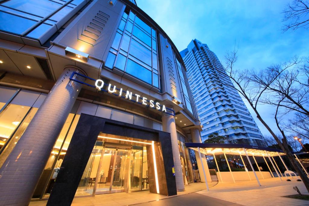 Quintessa Hotel Osaka Bay, Осака