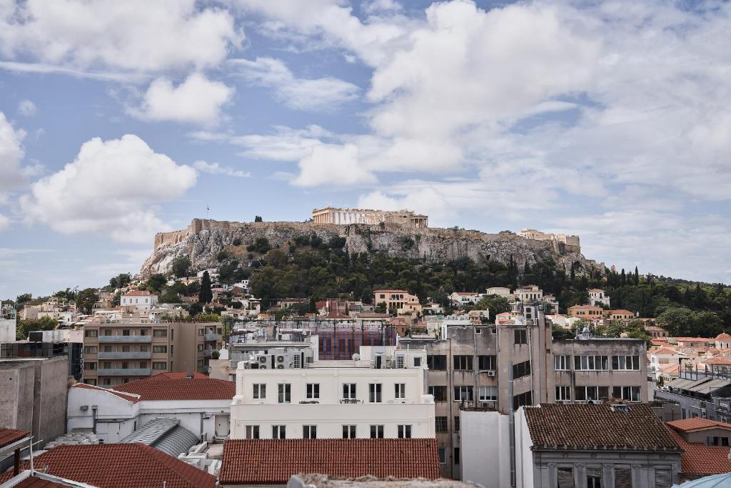 Perianth Hotel, Афины