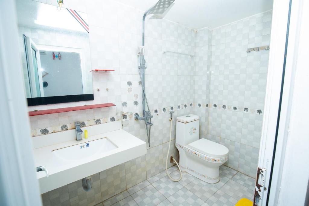 Двухместный (Двухместный номер Делюкс с 1 кроватью), Phuong Dong hotel