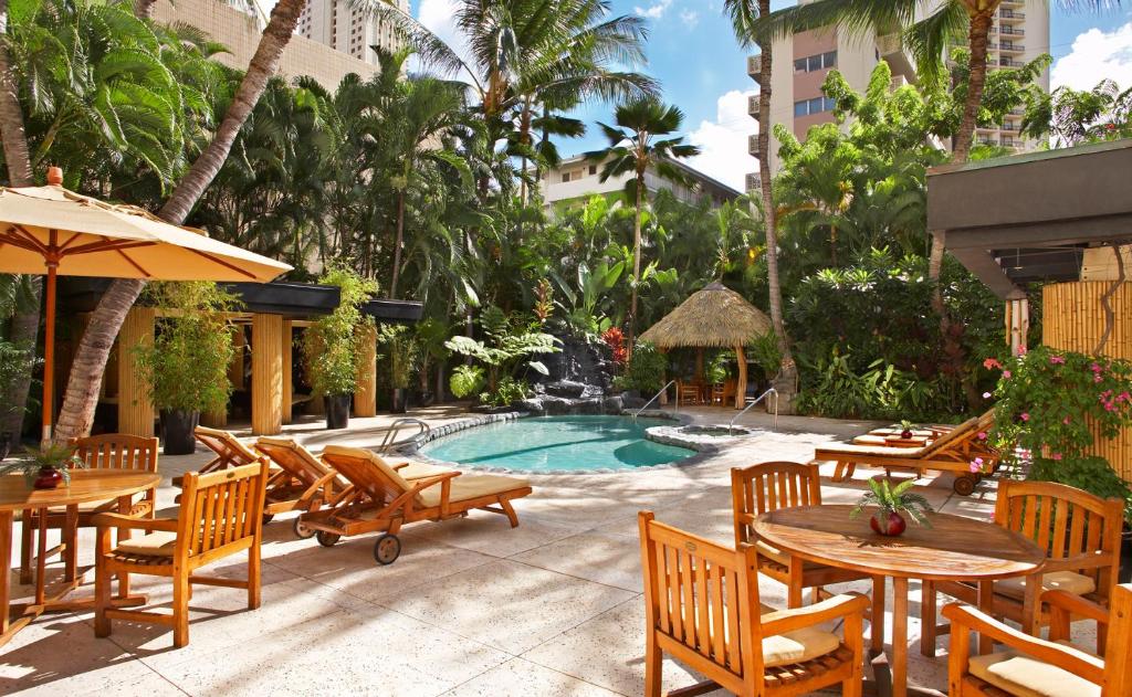 Castle Bamboo Waikiki Hotel, Гонолулу