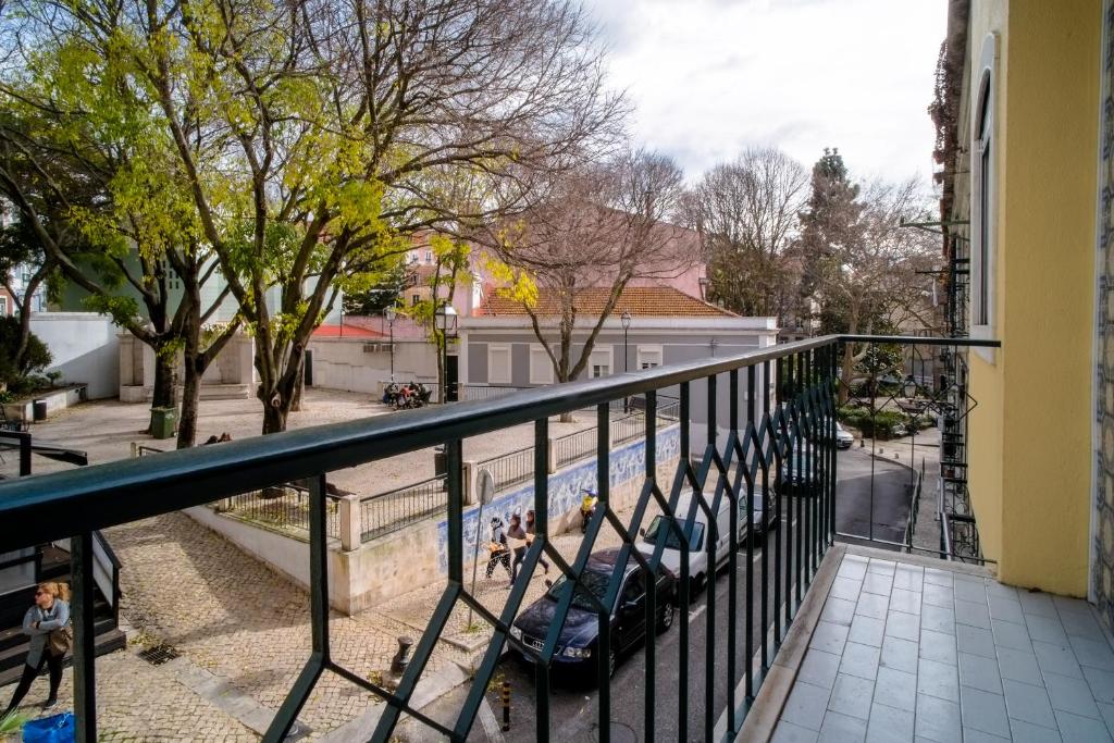 Апартаменты (Апартаменты с тремя спальнями - Rua Marcos Portugal, 29), Lisbon Flores Typical