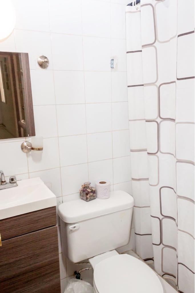 Апартаменты (Апартаменты с 1 спальней), Apartment & Studio 28