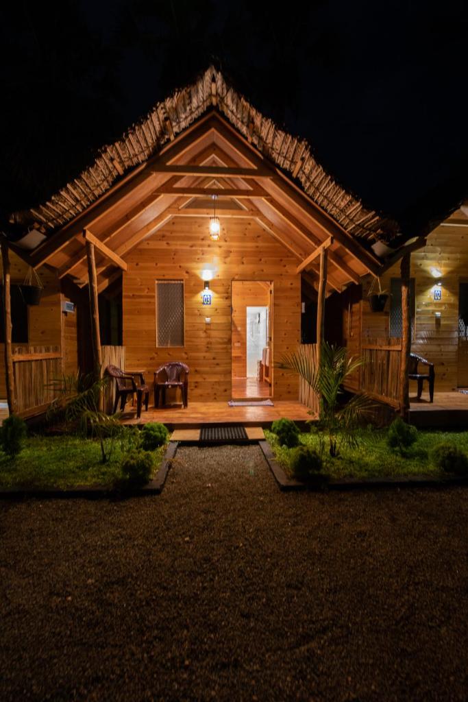 Sasvi Cabana, Тринкомали