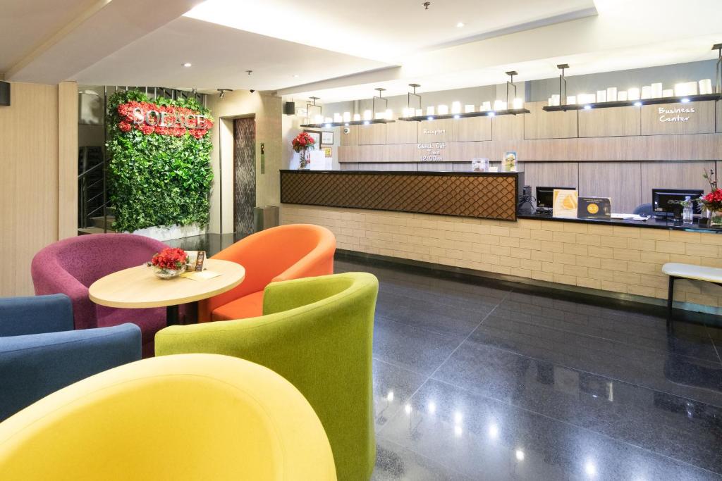 OYO 146 Solace Hotel, Манила