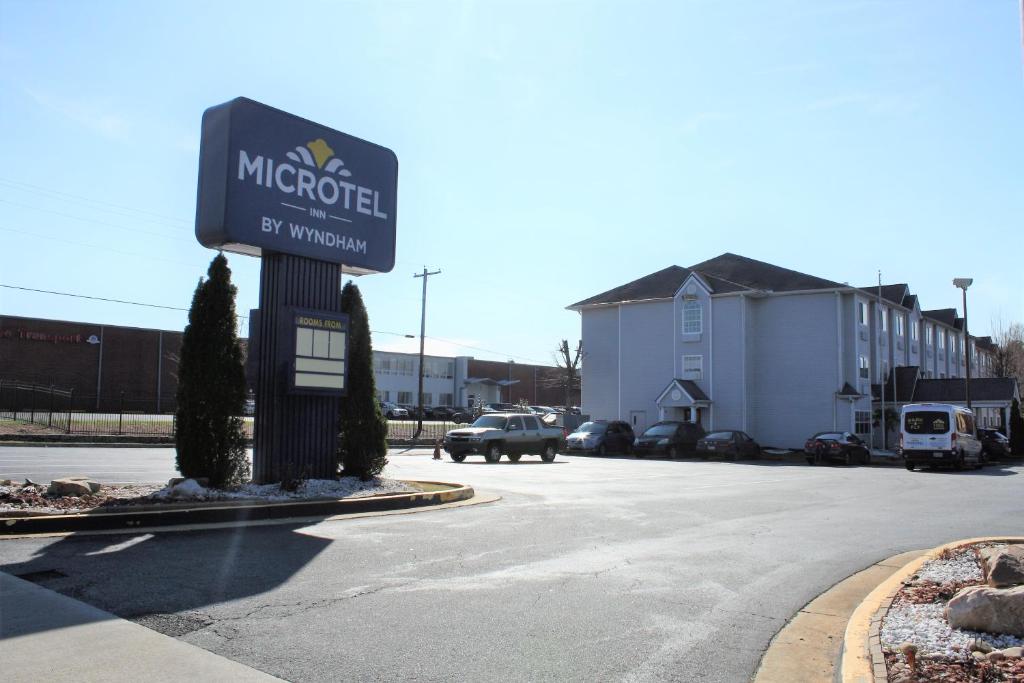 Microtel Inn by Wyndham Atlanta Airport, Атланта
