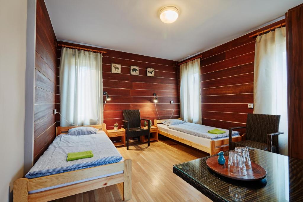 Номер (Коттедж с 2 спальнями), Route E58 - Camp Košice