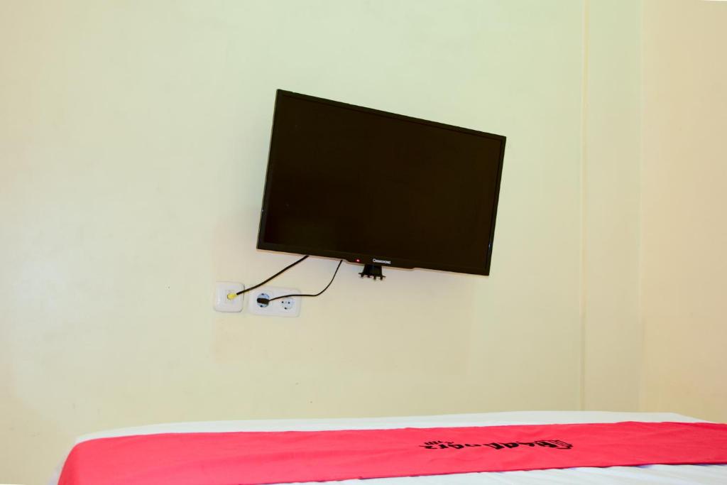 Двухместный (Двухместный номер с 1 кроватью), RedDoorz near Mangga Dua Square