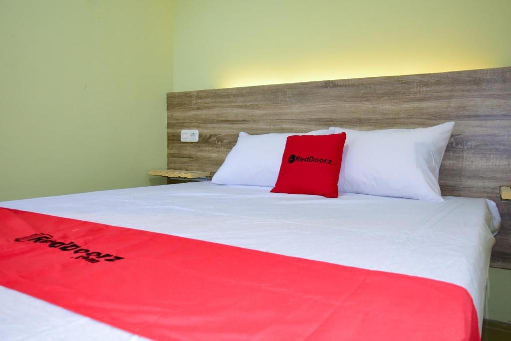 Двухместный (Двухместный номер с 1 кроватью), RedDoorz near Mangga Dua Square