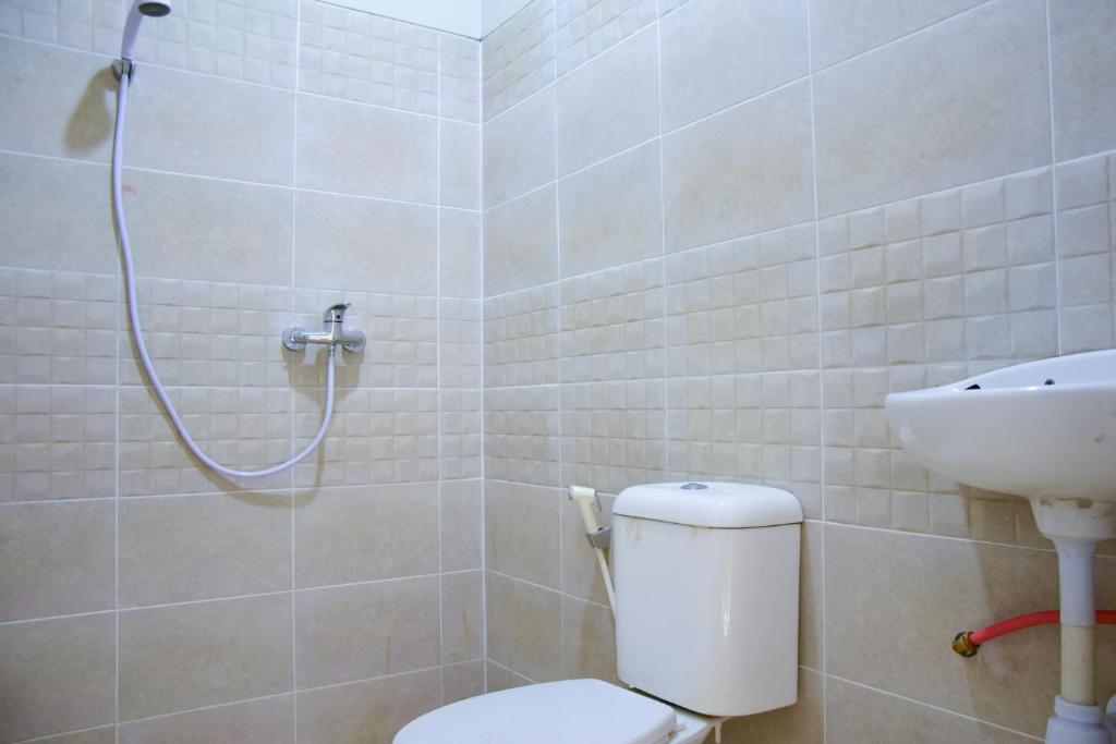 Двухместный (Двухместный номер с 1 кроватью), RedDoorz near Mangga Dua Square