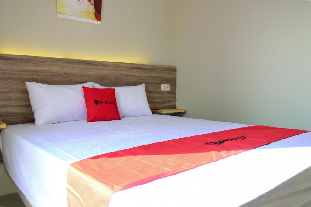 Двухместный (Двухместный номер с 1 кроватью), RedDoorz near Mangga Dua Square