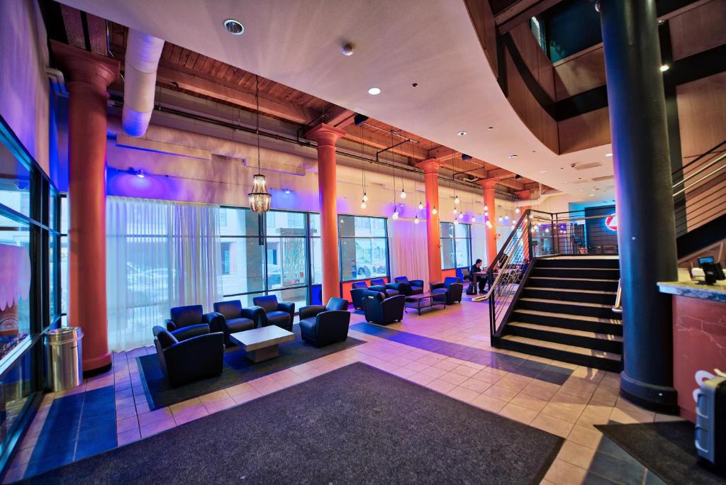 HI Chicago Hostel, Чикаго