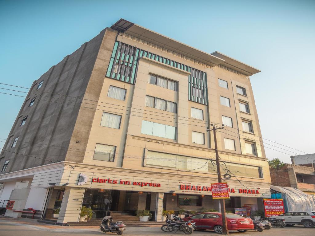 Bharawan Clarks Inn Express, Амритсар