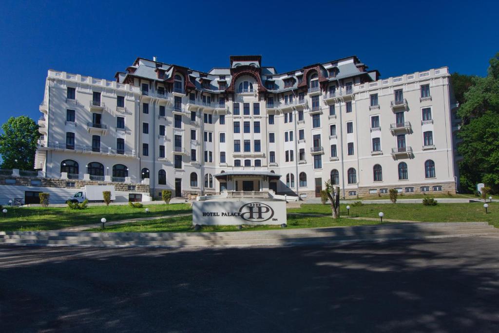 Hotel Palace, Рымнику-Вылча