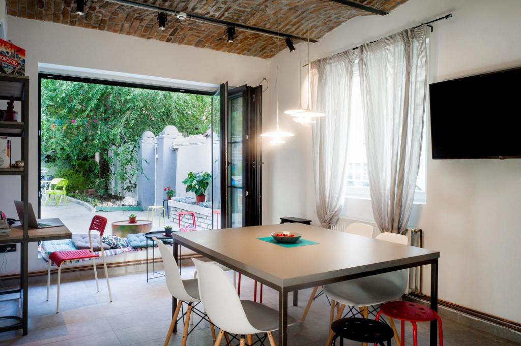 Good People Design Hostel, Белград