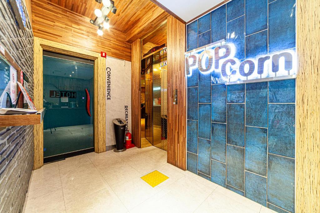 Popcorn Hotel, Пусан