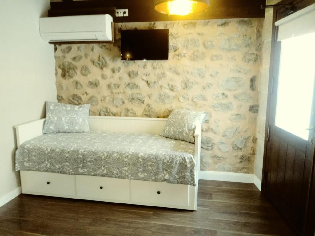 Двухместный (Улучшенный двухместный номер с 2 отдельными кроватями), La Fonda de Candeleda