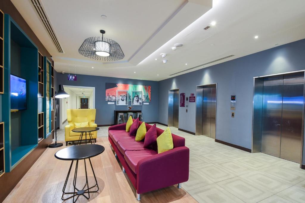 Отель Premier Inn Dubai International Airport, Дубай