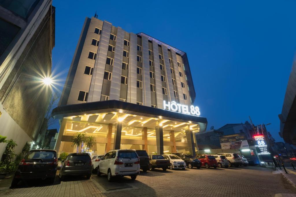 Hotel 88 ITC Fatmawati Jakarta, Джакарта