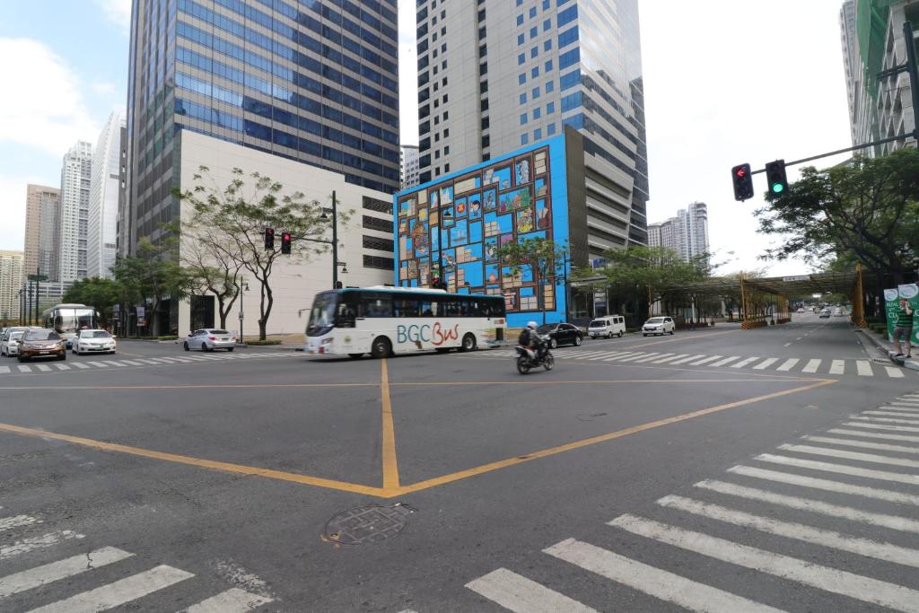 Апартаменты (Апартаменты с 1 спальней), Oasis Regency @ Fort Victoria BGC