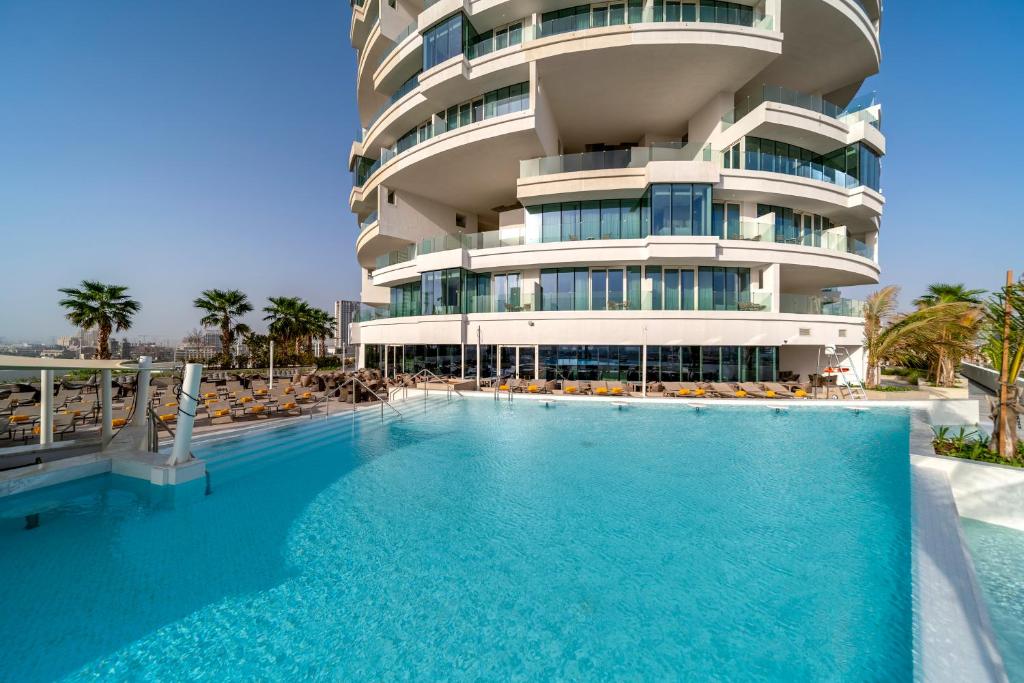 Отель Five Jumeirah Village, Дубай