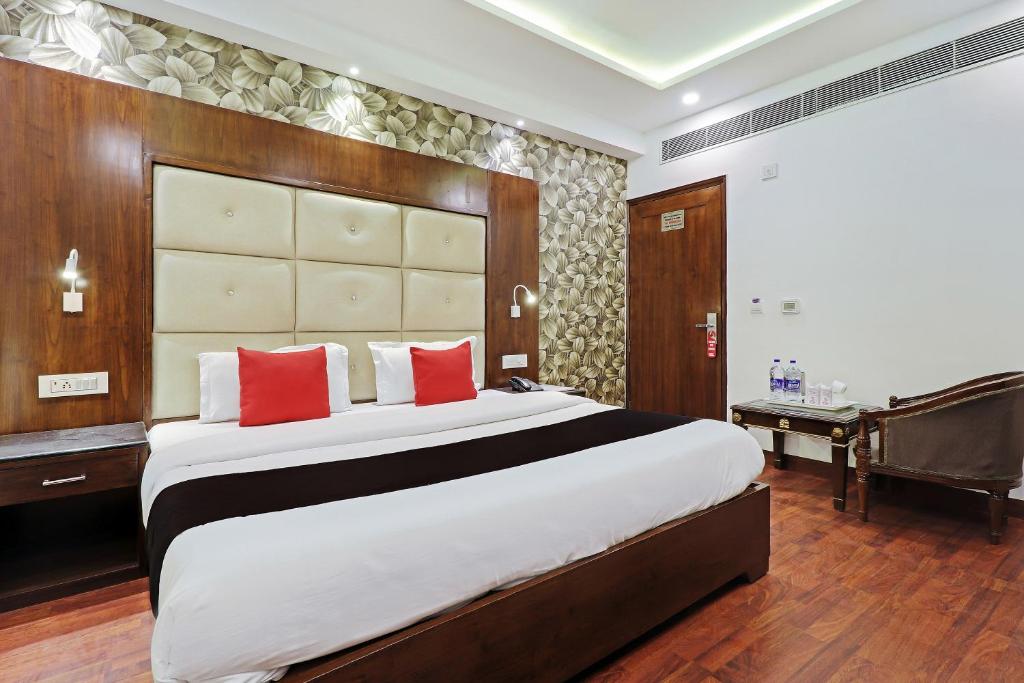 Трехместный (Классический трехместный номер), Yuvraj Deluxe - New Delhi Railway station