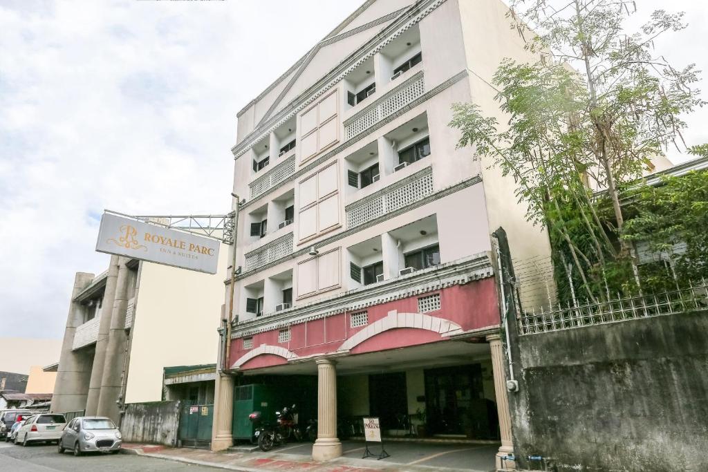 OYO 406 Royal Parc Inn & Suites, Манила