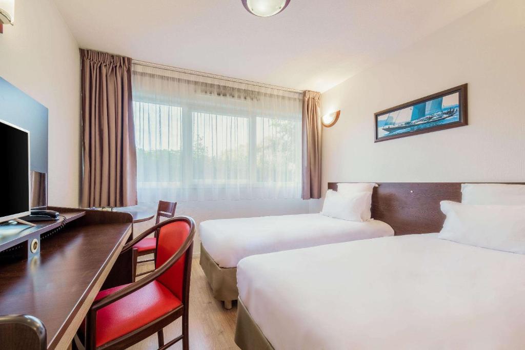 Студио (Двухместный номер-студио с 2 отдельными кроватями), Comfort Suites Pau Idron