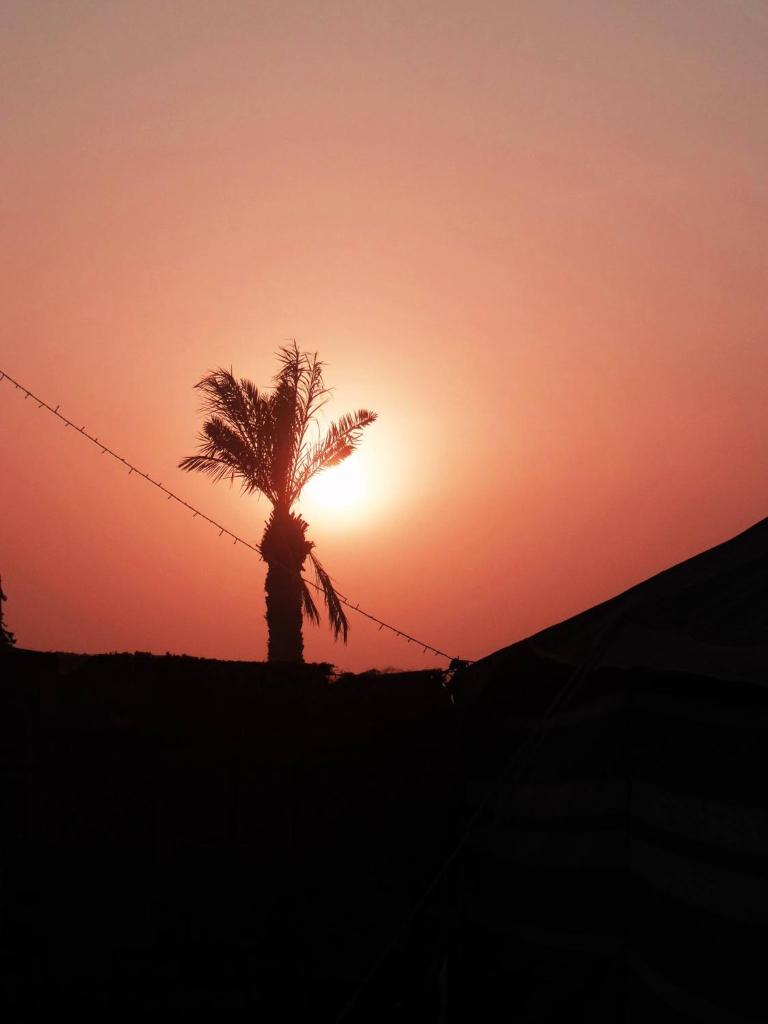 Desert Beach, Эр-Рувайс