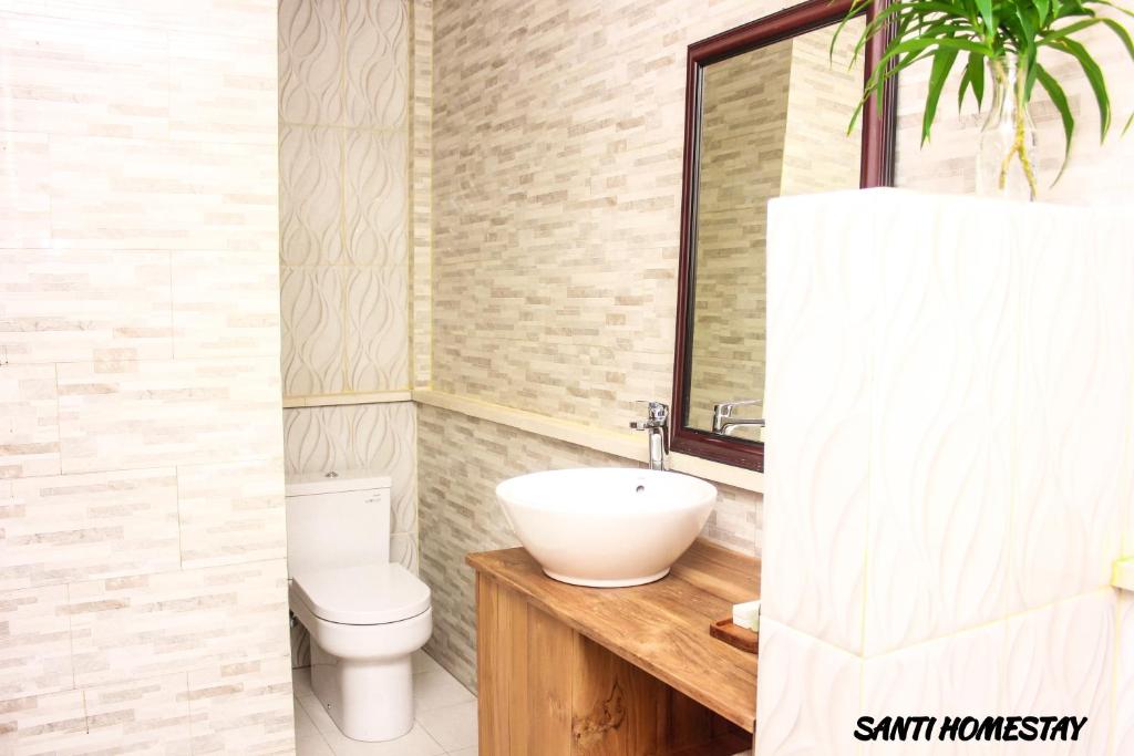 Двухместный (Номер Делюкс с кроватью размера «queen-size»), Santi HomeStay